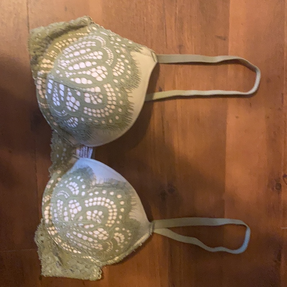 Victoria secret push up 32B dream angels bra